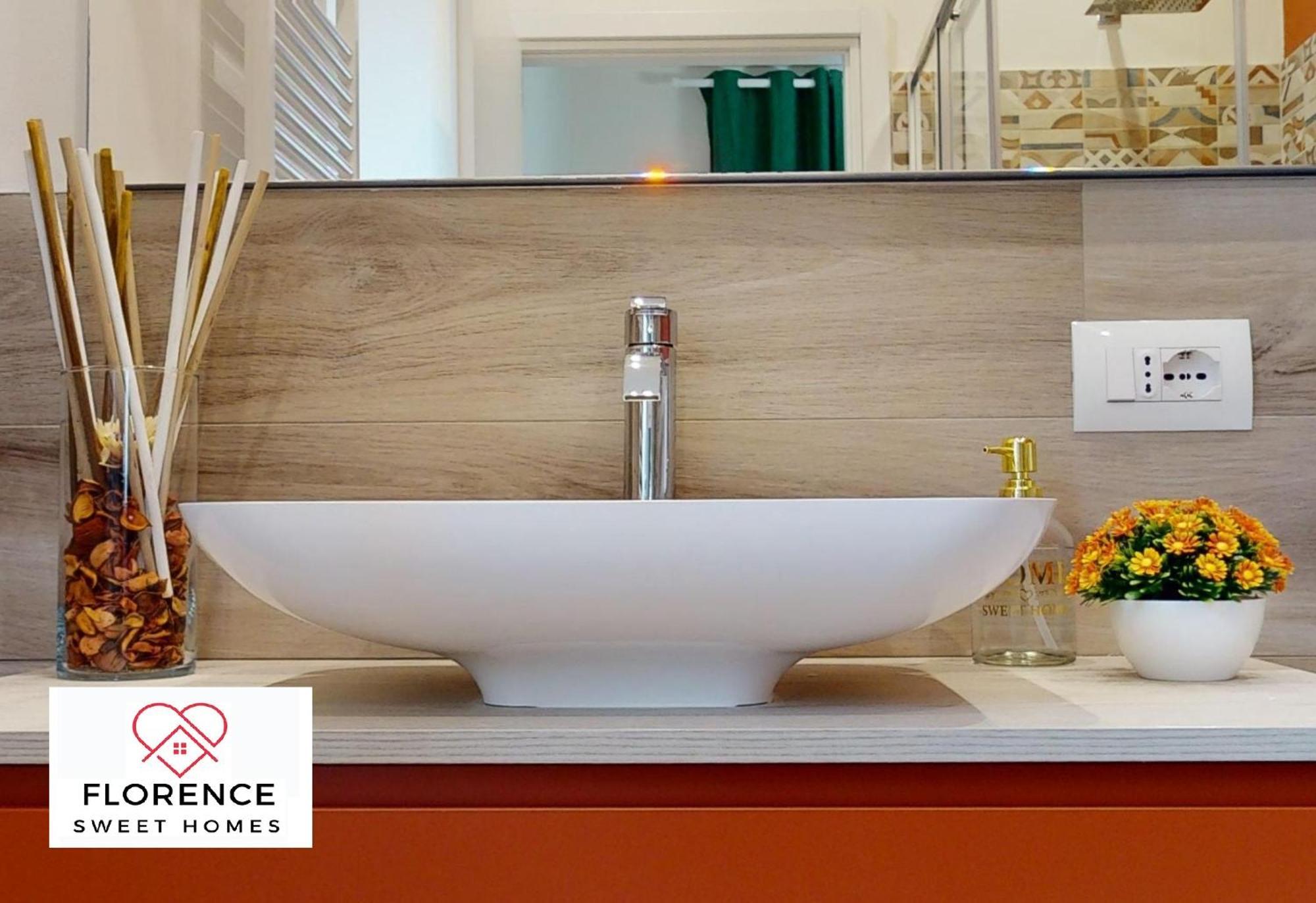 Sonia Apartment With Free Parking By Florence Sweet Homes Buitenkant foto